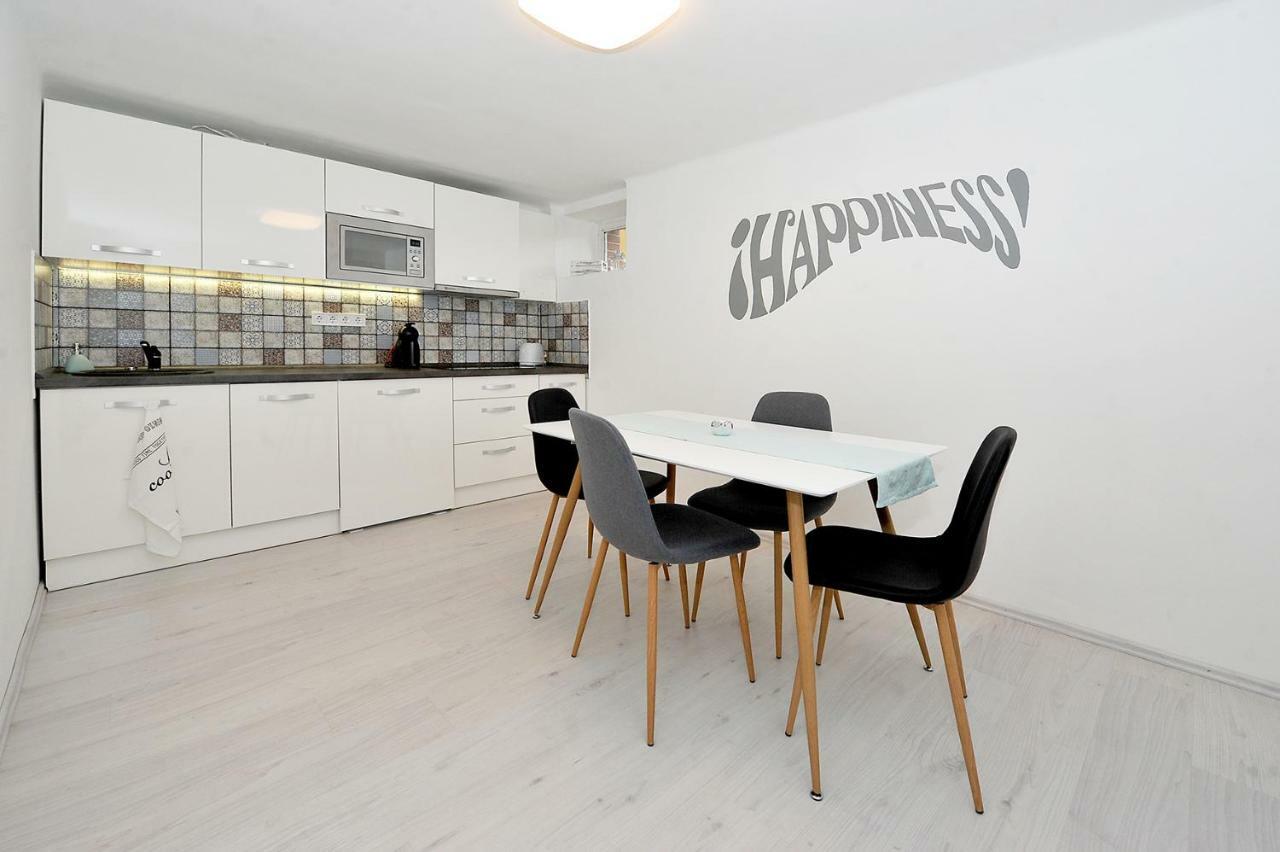Pure Apartman Pécs Exterior photo
